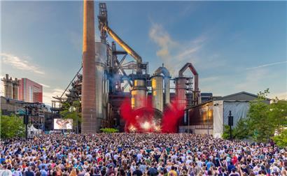 Beim Belval Open Air im vergangenen Juni war der Platz vor der Rockhal mit Fans gefüllt
