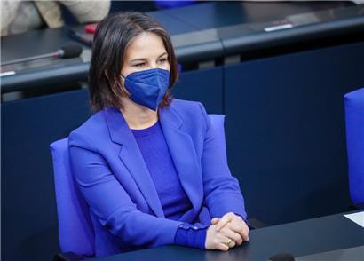 Beim EU-Außenministertreffen in Luxemburg Anfang der Woche gab die deutsche Außenministerin Annalena Baerbock die aktuelle Positionierung der Grünen auf europäischer Ebene zur Lieferung schwerer Waffen vor
