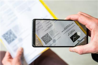 Beim „EU Digital Covid Certificate“ gehe es laut Minister unter anderem darum, die aktuellen Papierzertifikate fälschungssicher zu machen
