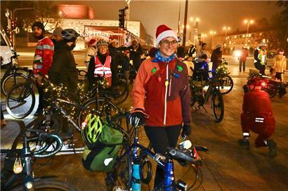 Beim diesjährigen „Christ-Mass Bike Ride“ gab es geschmückte Fahrräder zu sehen
