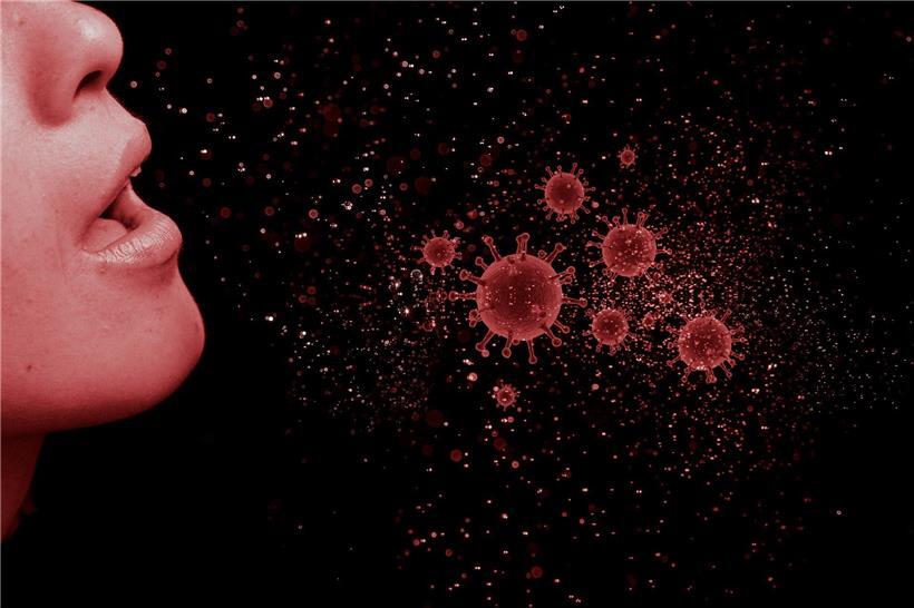 Beim lauten Sprechen und Singen stößt ein Mensch mit dem Coronavirus mehr infizierte Tröpfchen aus als beim normalen Reden
