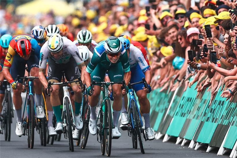 Bejubelte am Mittwoch seinen vierten Tour-Etappensieg in diesem Jahr: Jasper Philipsen im Grünen Trikot
