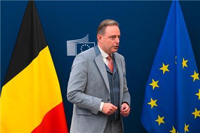 Belgiens Bart De Wever könnte beim EU-Gipfeltreffen im Dezember die Freigabe russischer Staatsguthaben zur finanziellen Unterstützung der Ukraine blockieren, wenn Belgien geforderte Garantien verwehrt werden
