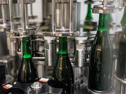 Belgische Brauereien wehren sich: Künftig soll der Warnhinweis auf Alkoholwerbung in Belgien verschärft werden