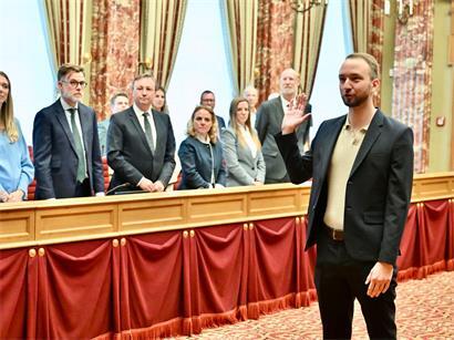 Ben Streff (LSAP) bei der Vereidigung in der luxemburgischen Chamber am Dienstag