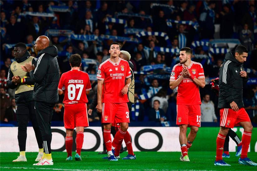 Benfica Lissabon kassierte eine Auswärtsniederlage bei Real Sociedad San Sebastian
