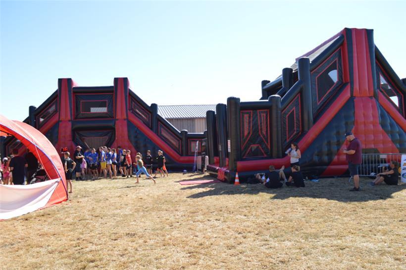 Bereits am Samstagmorgen tummelten sich viele junge Teilnehmer im Start- und Zie...