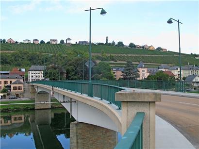 Berufspendler, die die Moselbrücke bei Wormeldingen täglich überqueren, müssen ab Mittwoch besonders viel Geduld aufbringen 
