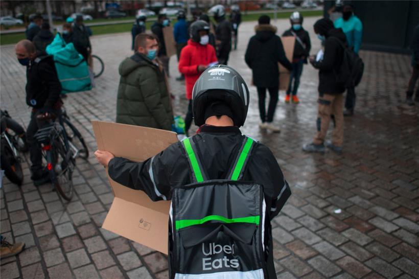 Beschäftigte von „Uber Eats“ im französischen Nantes protestierten bereits im März 2021 für bessere Arbeitsbedingungen
