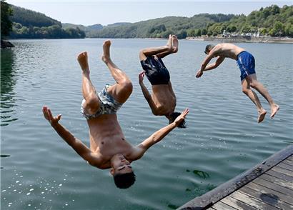 Besonders die verlängerten Wochenenden im Sommer könnten manche Arbeitnehmer nutzen, um einen Abstecher zum Stausee zu machen
