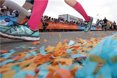 Besonders für Erststarter kann ein Halbmarathon mit viel Aufregung verbunden sein: Mit unseren Tipps kommen Sie hoffentlich gut durch das Rennen
