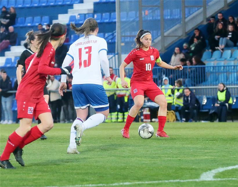 Besonders in der zweiten Halbzeit waren Laura Miller und die „Roten Löwinnen“ das bessere Team auf dem Platz
