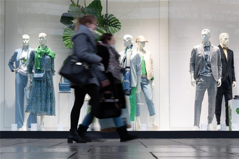 Besonders stark eingebrochen sind im März die Erwartungen der Haushalte, was die Entwicklung der allgemeinen Wirtschaftslage angeht
