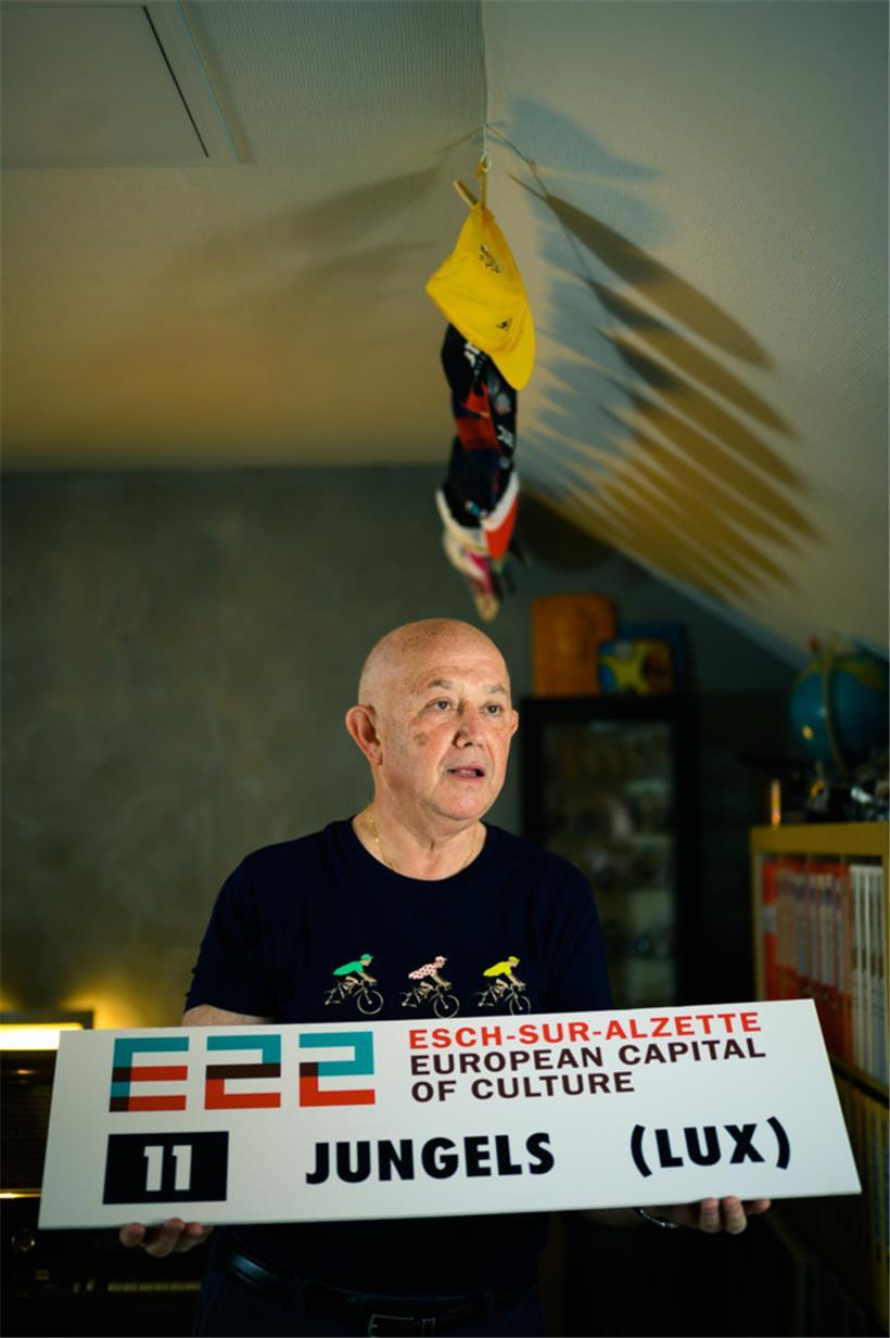 Besonders stolz ist Gilles Bosseler auf die Zeitfahr-Schilder von Bob Jungels und Nairo Quintana
