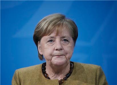 „Besonders vorsichtig sein“: Merkel sorgt sich auch wegen der neuen Virus-Variante
