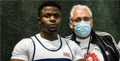 Bester männlicher Athlet des Wettkampfes wurde Yannick Djankou (hier auf dem Bild mit Trainer Alain Hammang zu sehen)
