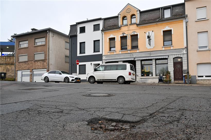 Betreiber und Gäste der Brasserie Montpellier berichten von regelmäßigem Schwerverkehr vor dem Restaurant