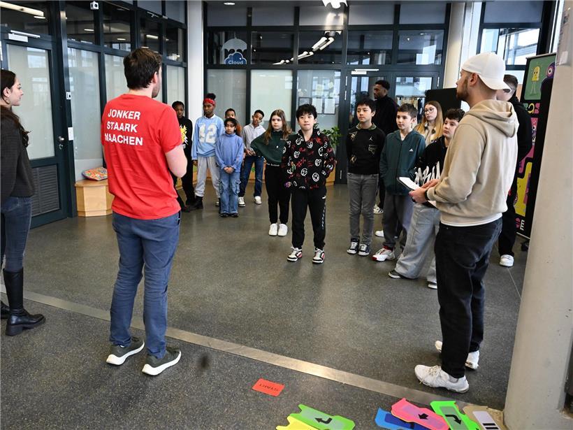 Spieler erhalten eine verständliche Erklärung der Spielregeln vor Spielbeginn für besseren Spielspaß und Fairness