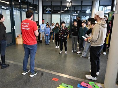 Spieler erhalten eine verständliche Erklärung der Spielregeln vor Spielbeginn für besseren Spielspaß und Fairness