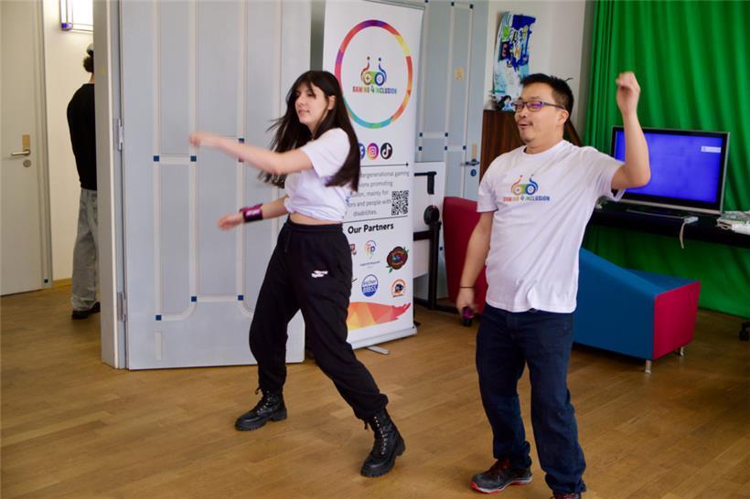 Bewegungsgesteuerte Spiele helfen Senioren und Menschen mit motorischen Einschrä...