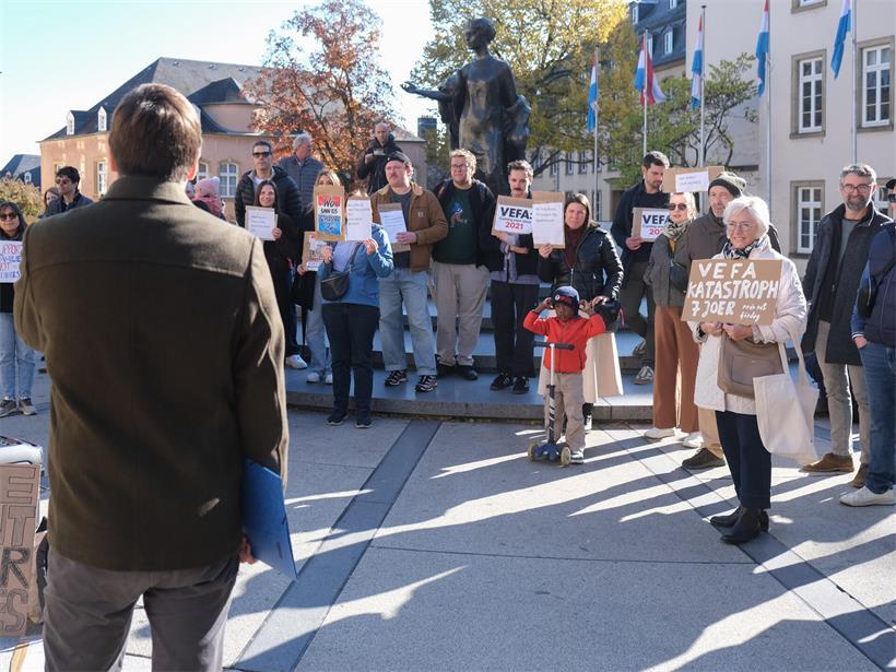 Bezahlt, aber noch immer ohne Zuhause: Unter dem Motto „We want our homes!“ forderten Betroffene am Samstag mehr Verantwortung von Bauträgern und Staat.