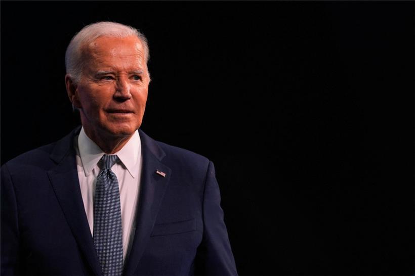 Biden wies öffentlich bislang alle Rückzugsforderungen aus den eigenen Reihen rigoros zurück
