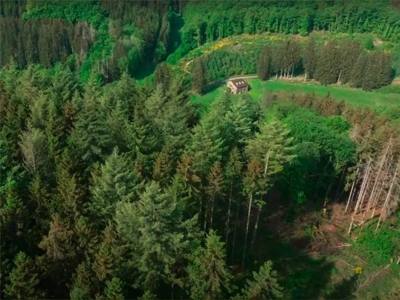 Bëttlerbaach: Einzigartige Landschaft um das kleine Dorf Surré 