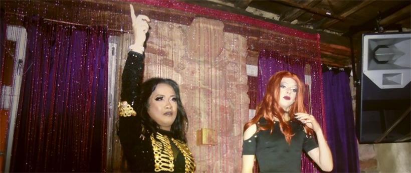 Drag Queens erheben Stimme gegen Aids und begeistern mit einem außergewöhnlichen Charity-Event 