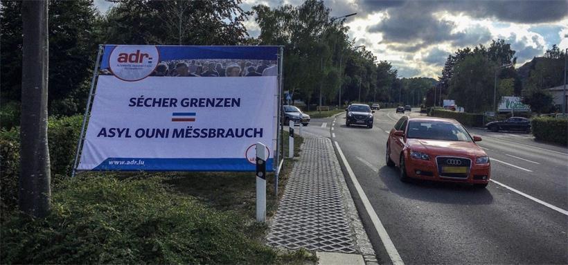 Wahlkampf: ADR hängt fehlerhafte Plakate auf 