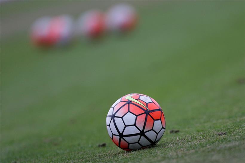 Grevenmacher: Vermummte Fans liefern sich Auseinandersetzung auf dem Stadionparkplatz 