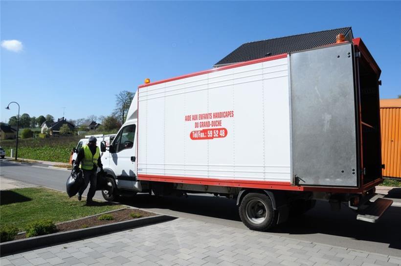 Jedes T-Shirt zählt: Die große AEHDL-Kleidersammlung 