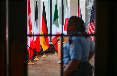 G7 sagt „unerschütterliche Unterstützung“ für „territoriale Integrität“ der Ukraine zu – Trump bittet Putin um Milde für ukrainische Soldaten