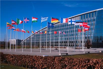 Armand Clesse über die Chimäre der amerikanischen Nukleargarantie für Europa