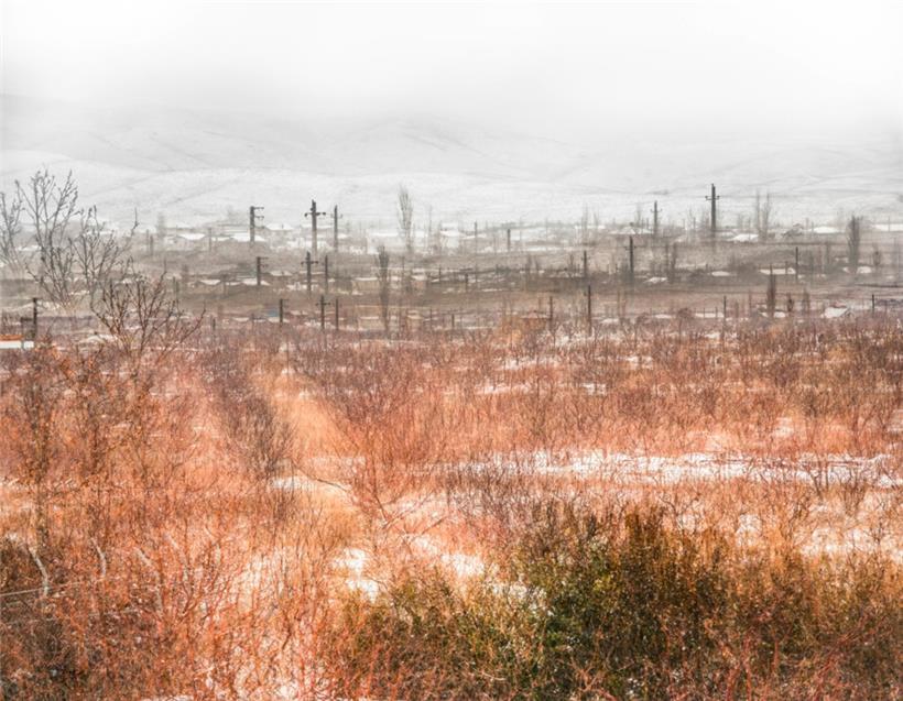 Ein Künstler, der keine Grenzen kennt: Alborz Teymoorzadeh über Kunst, Isolation und die Suche nach Zugehörigkeit 