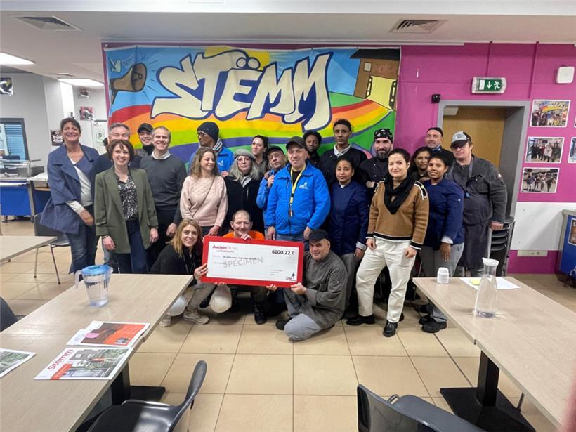 Auchan sammelt bei Weihnachtsaktion 6.100 Euro 