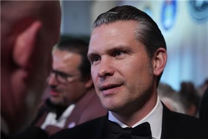Umstrittener Trump-Kandidat Hegseth vom US-Senat als Pentagon-Chef bestätigt