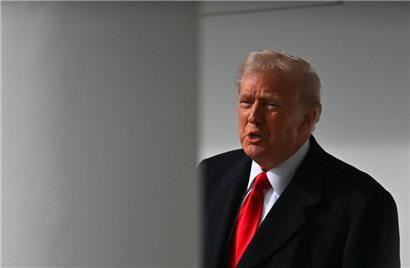 Trump droht Putin mit hohen Zöllen bei Fortgang des Ukraine-Kriegs