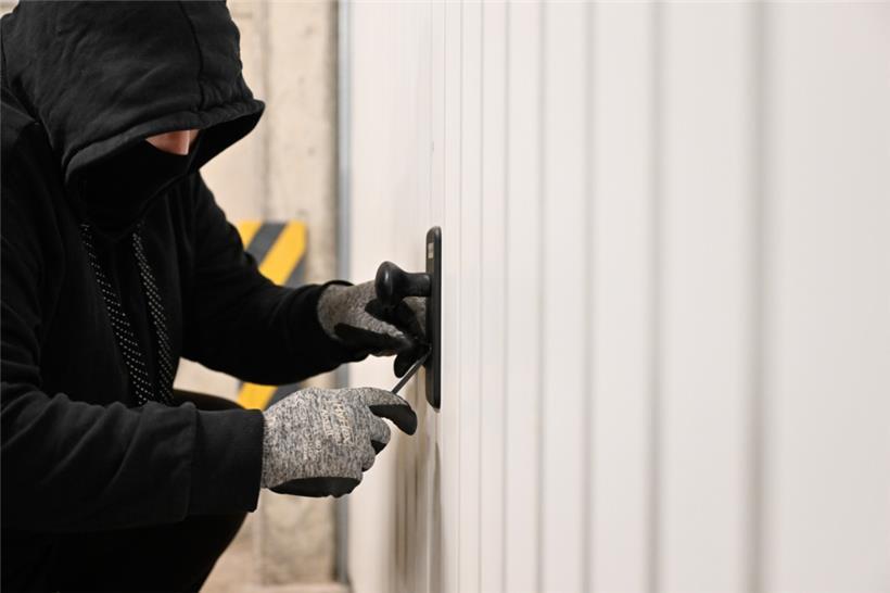 Polizei fasst Einbrecher in Steinbrücken –Kriminelle wurden mit europäischem Haftbefehl gesucht 