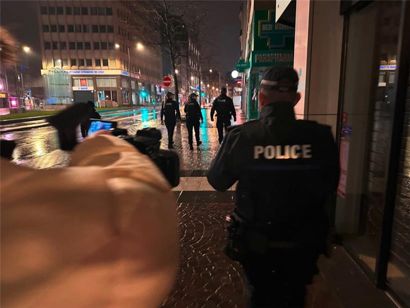 Die Polizei im Uelzechtkanal 