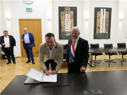 Vincent Nothum legt nach Rücktritt von Yves Fiorelli seinen Eid ab