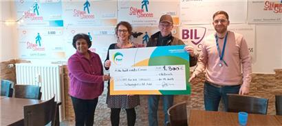 Schungkëscht spendet 1.800 Euro an die Stëmm vun der Strooss