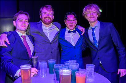 Studentenparty mit Kultstatus: Zürcher Ball verwandelt Luxexpo in Party-Hotspot