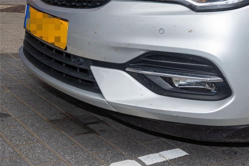 Fahrer flüchtet nach Unfall auf der N7 – Wer hat das „kleine graue Auto“ gesehen? 