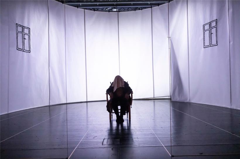 Das TNL inszeniert Becketts Klassiker „Endspiel“ ohne Klimbim 