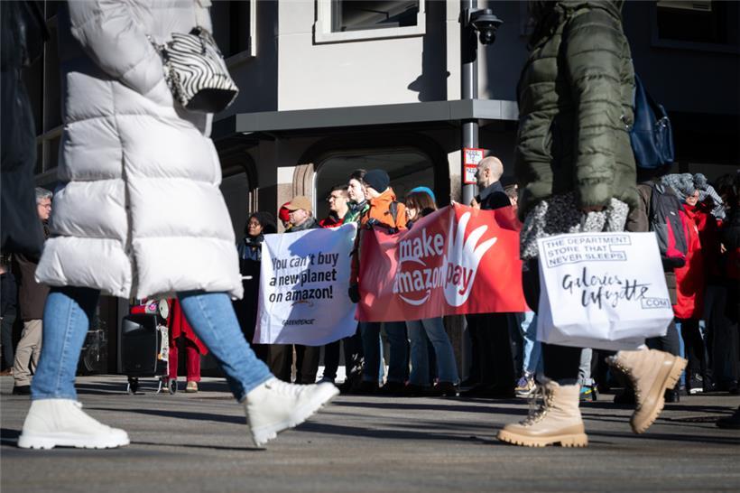 Shop local! Wieso man die Weihnachtseinkäufe nicht bei Amazon und Co. erledigen sollte 