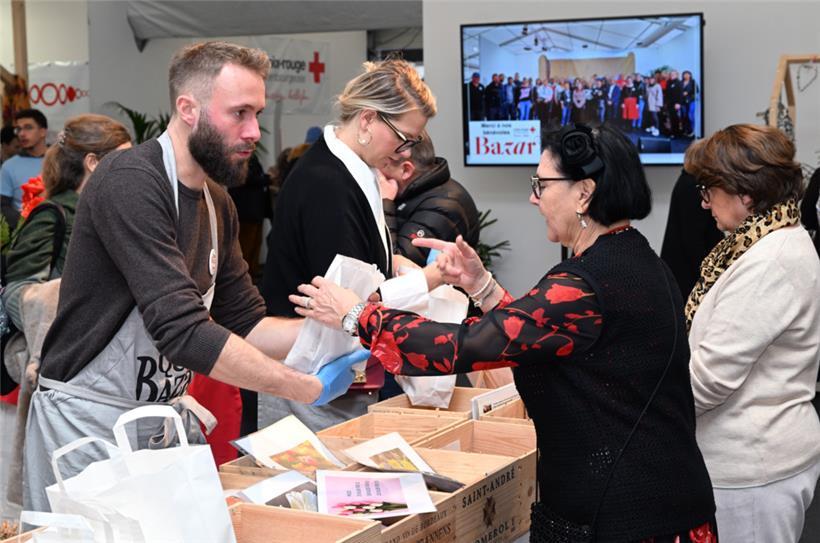 Im Zeichen der Geselligkeit und der Solidarität: Der Basar der „Croix-Rouge“ 