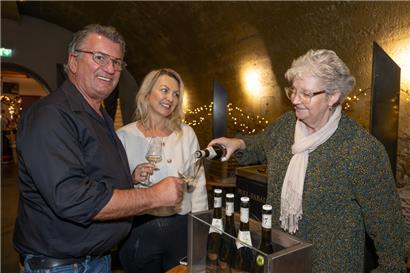 (Glüh-)Wein und „Gromperekichelcher“: Genuss auf dem Wein-Weihnachtsmarkt in Wormeldingen