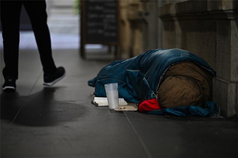 Mendicité-„Platzverweis“: une loi liberticide 