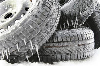 Fast die Hälfte der Winterreifen-Verstöße stammt von ausländischen Fahrzeugen