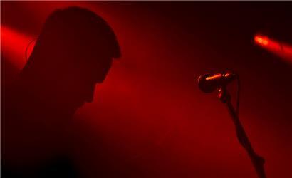 Luxemburger punktet bei „The Voice“ mit Metal und kommt eine Runde weiter